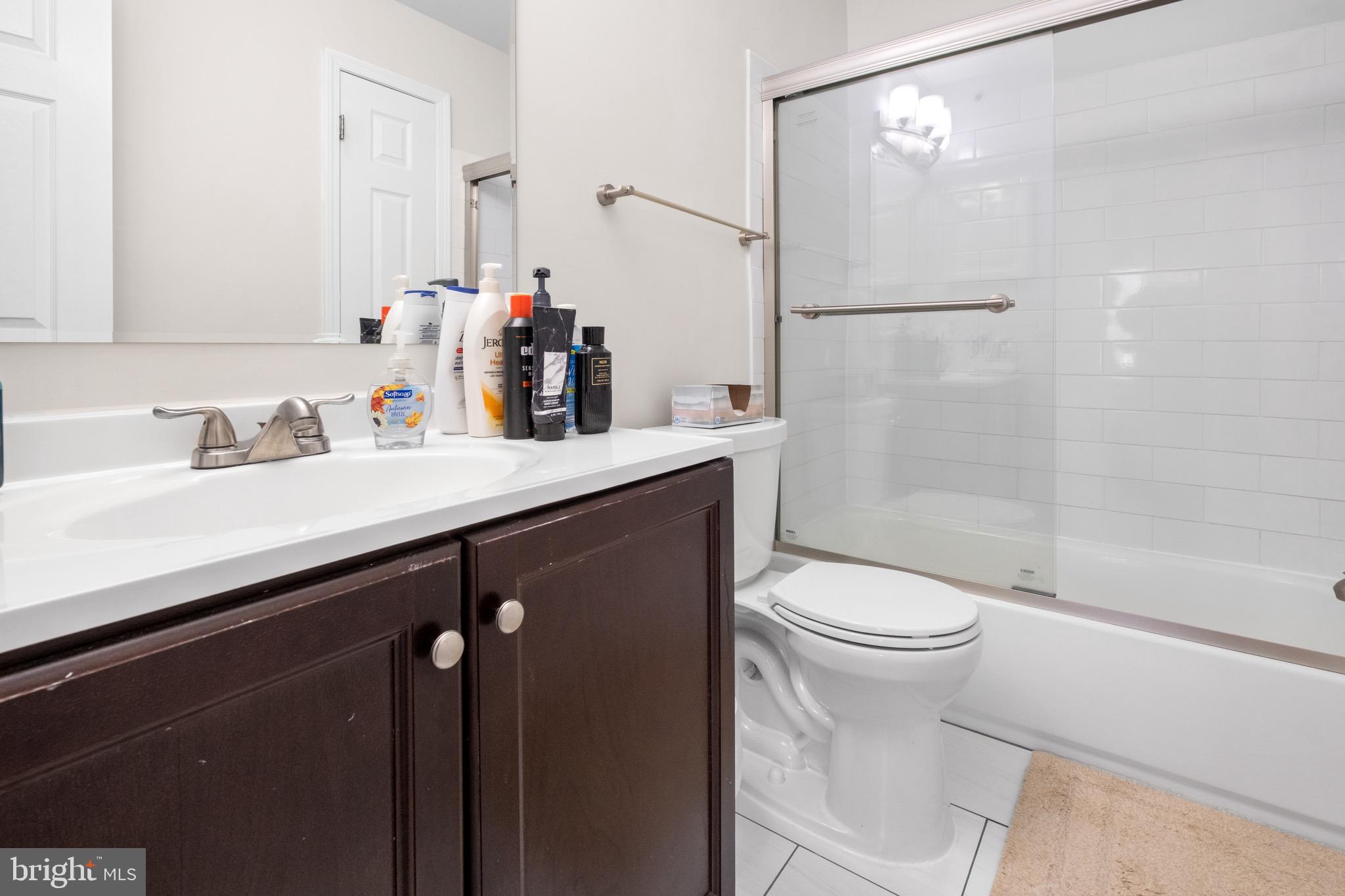 FLOWER HILL - Residential