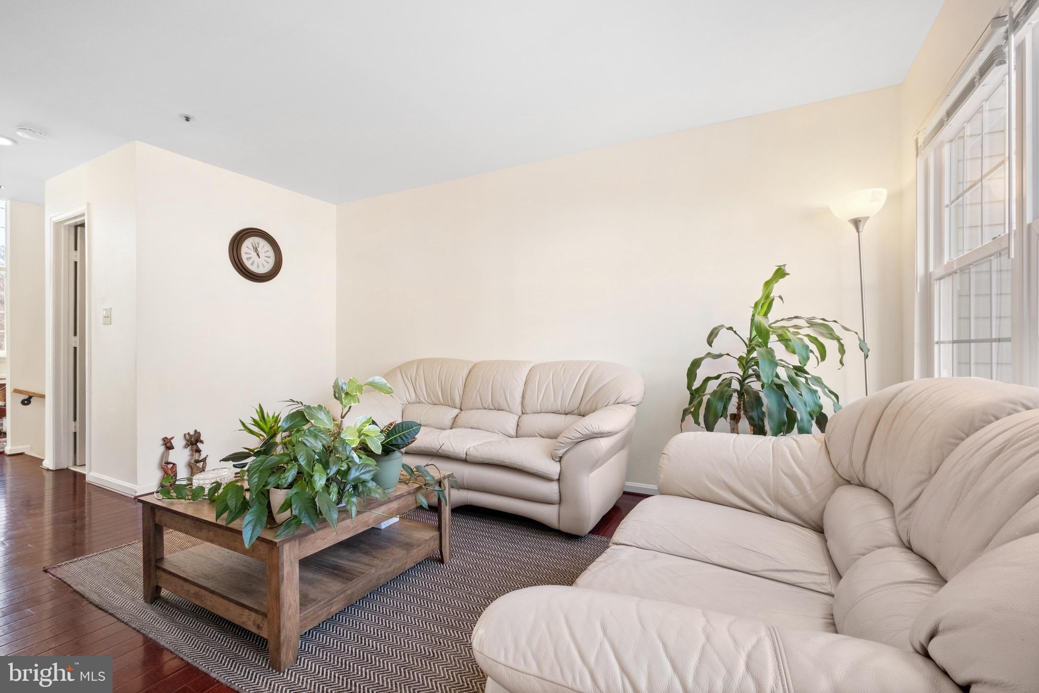 FLOWER HILL - Residential