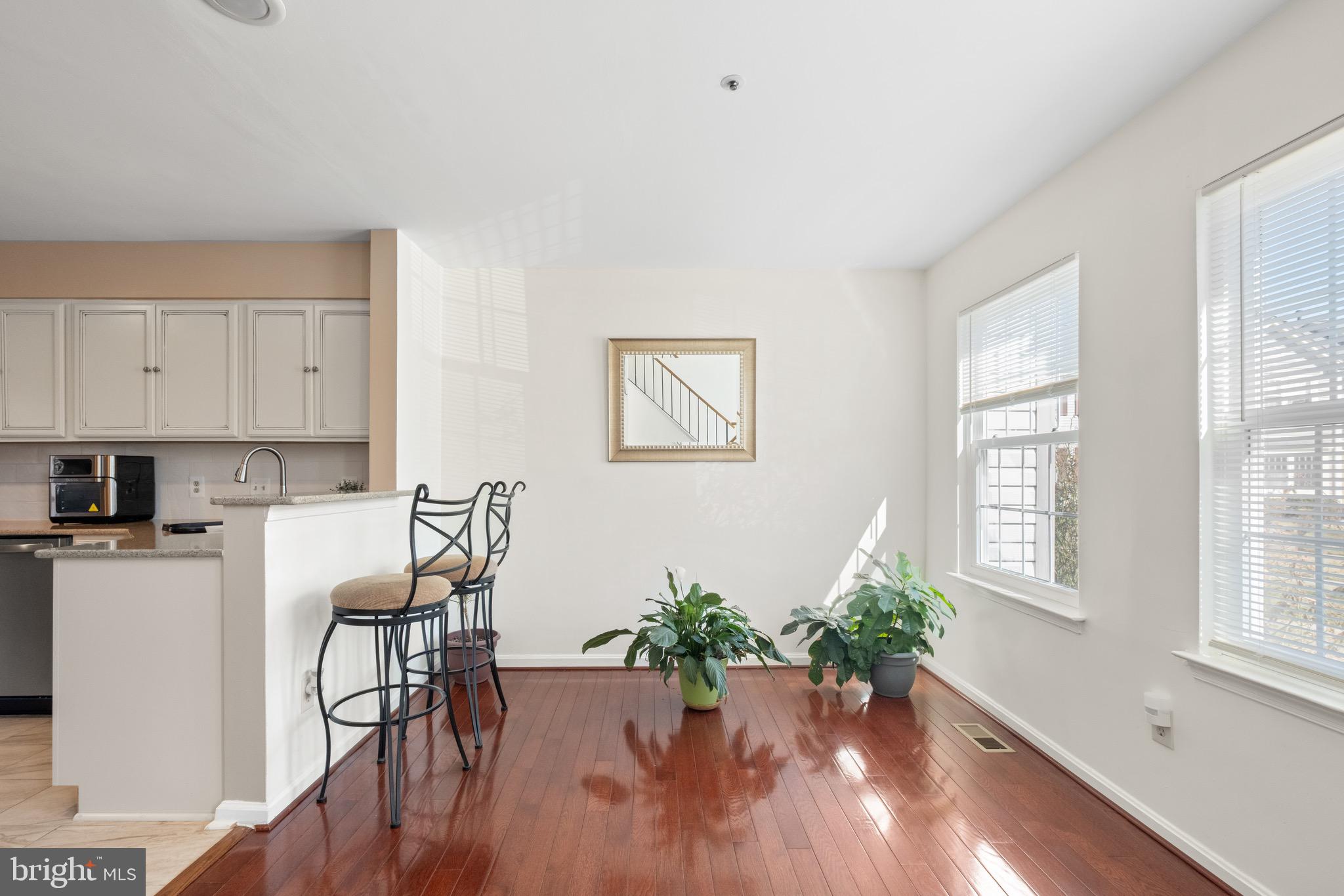 FLOWER HILL - Residential