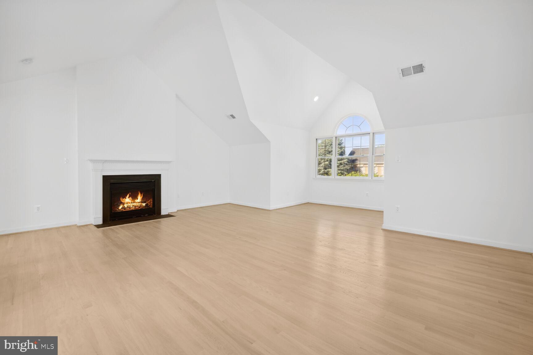 WILLOWS OF POTOMAC - Residential