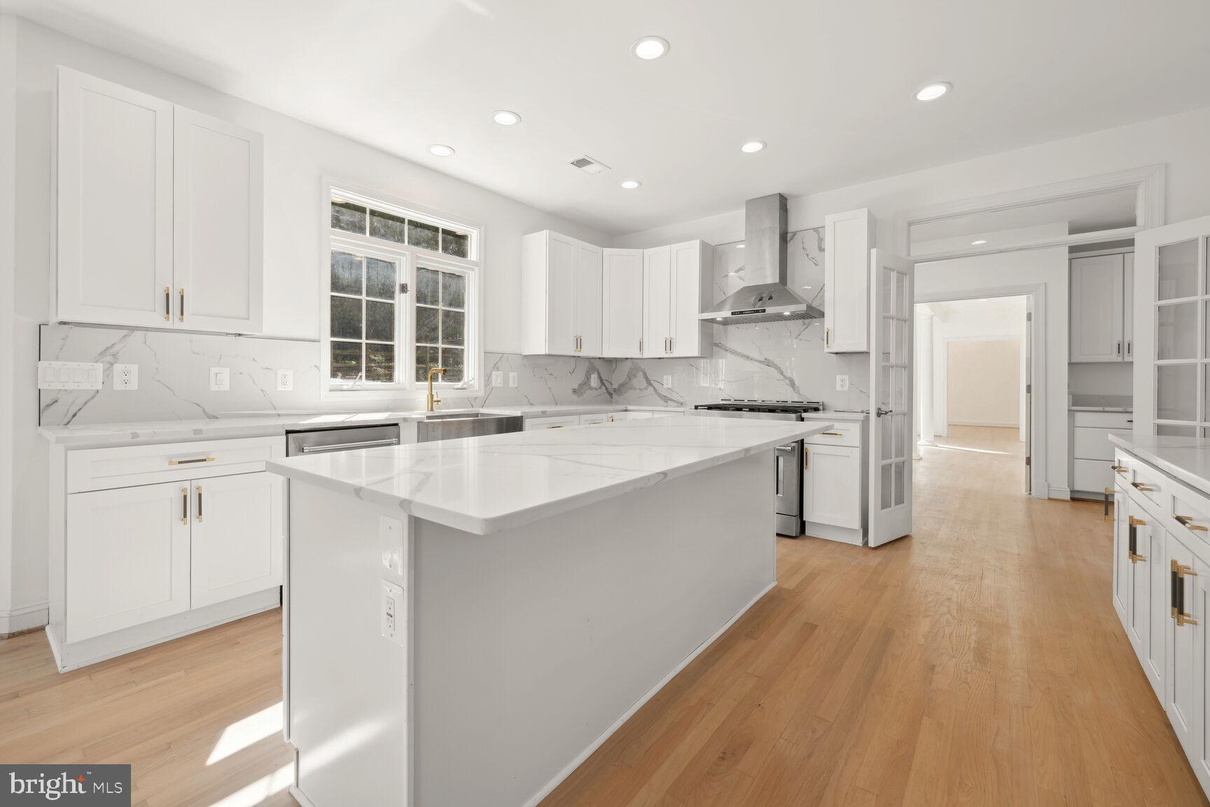 WILLOWS OF POTOMAC - Residential