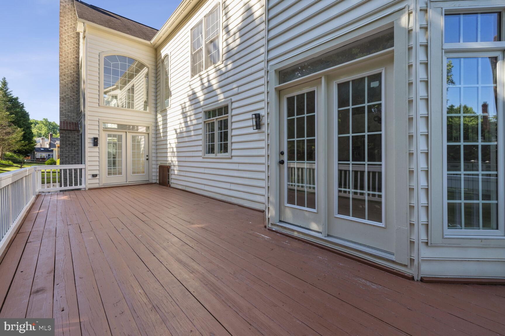 WILLOWS OF POTOMAC - Residential