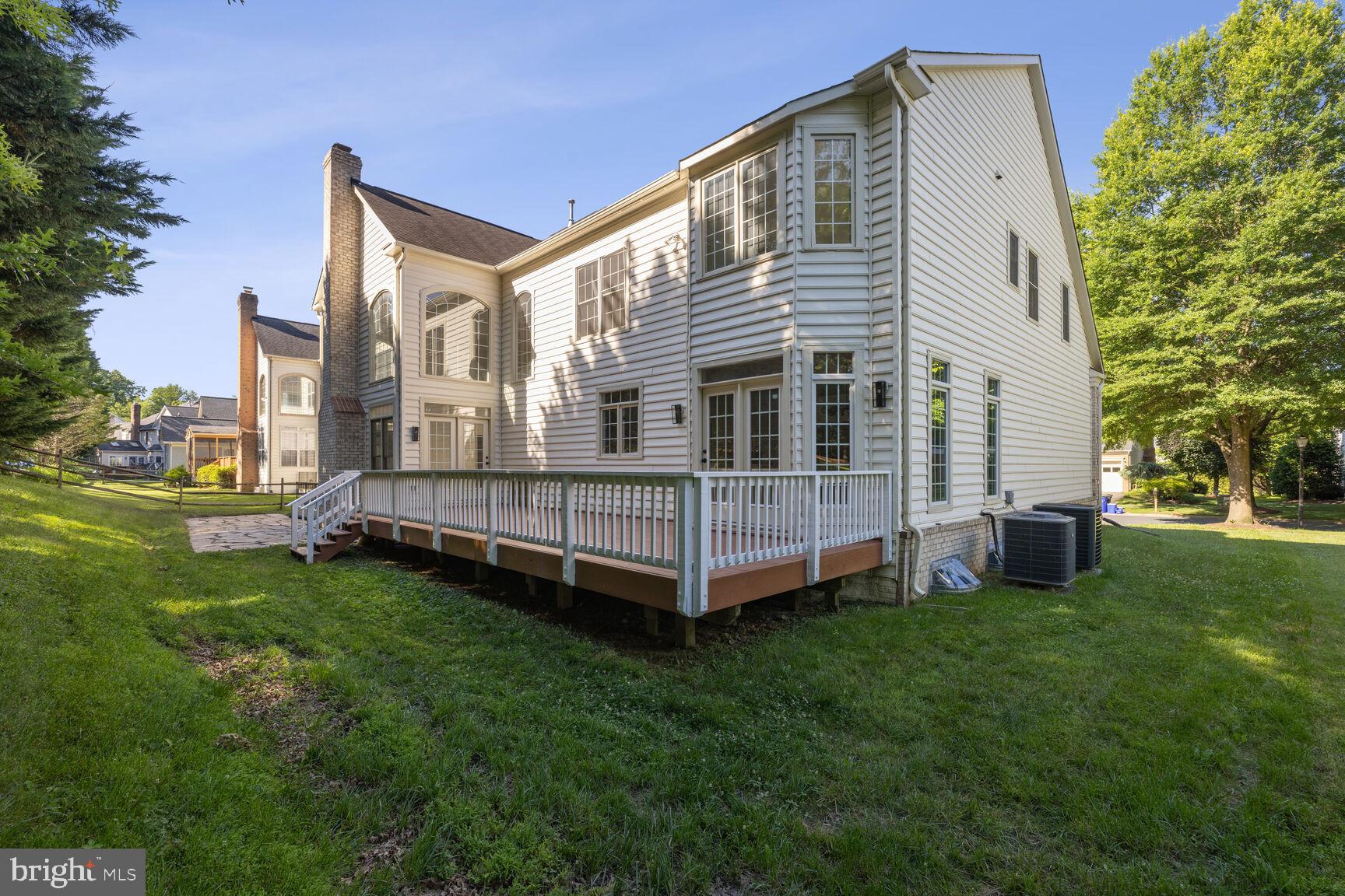 WILLOWS OF POTOMAC - Residential