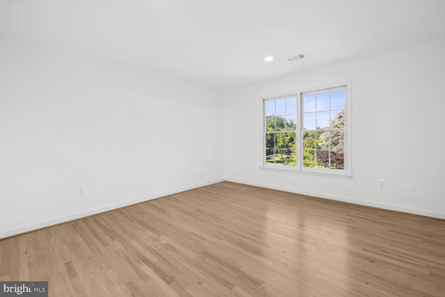 WILLOWS OF POTOMAC - Residential