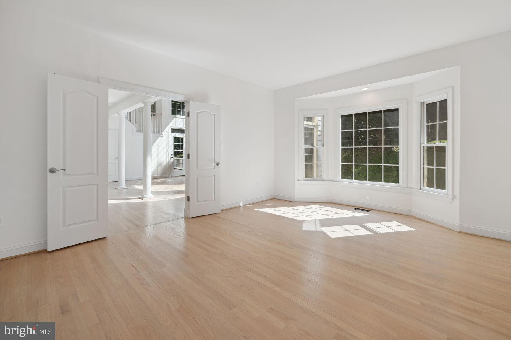 WILLOWS OF POTOMAC - Residential