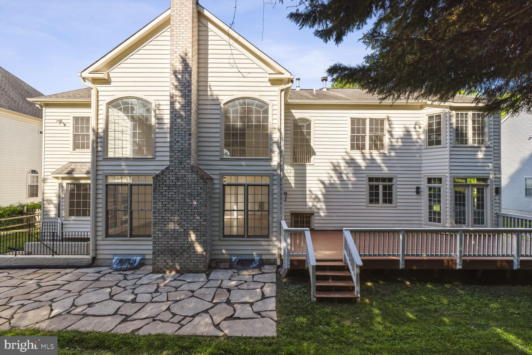 WILLOWS OF POTOMAC - Residential