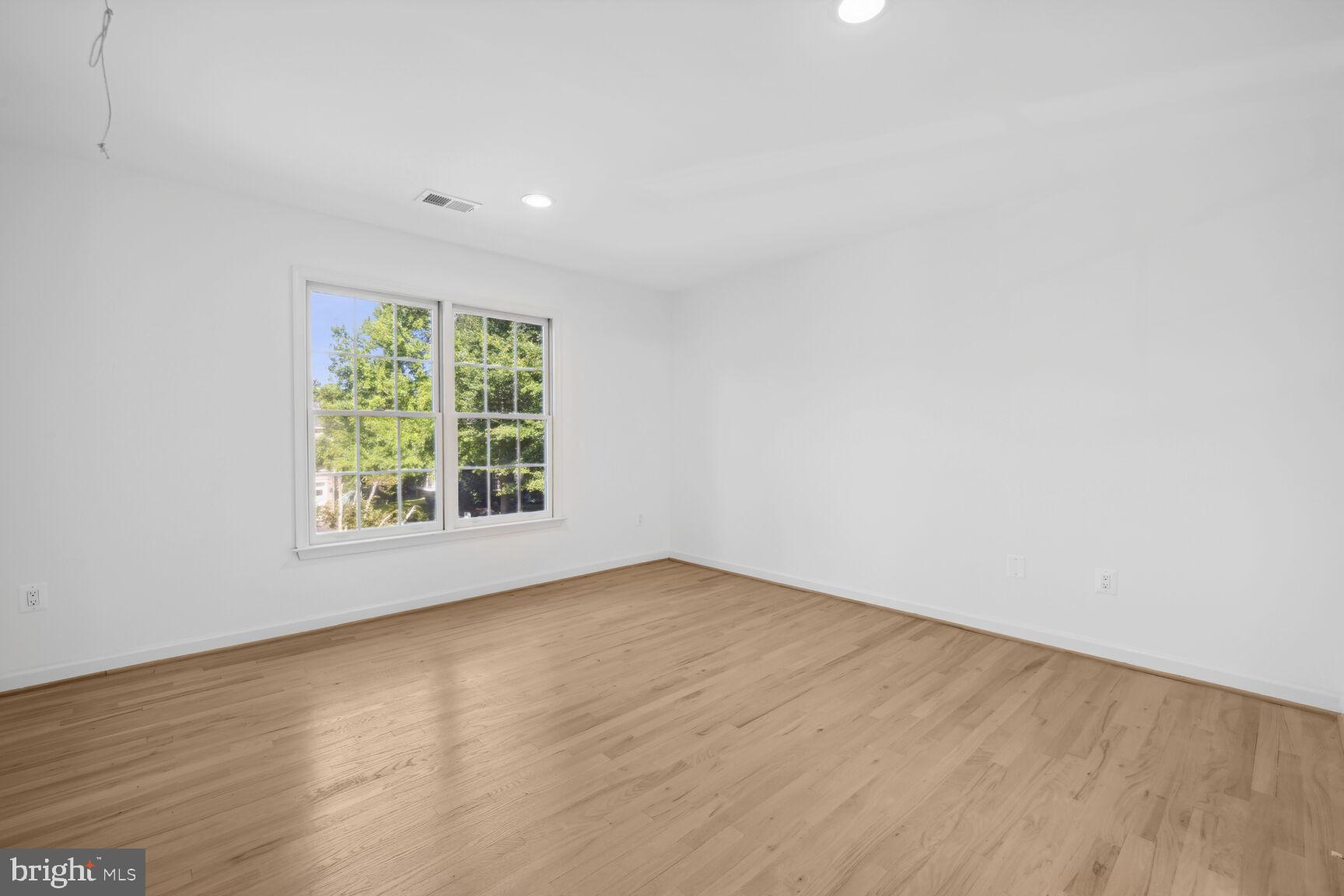 WILLOWS OF POTOMAC - Residential