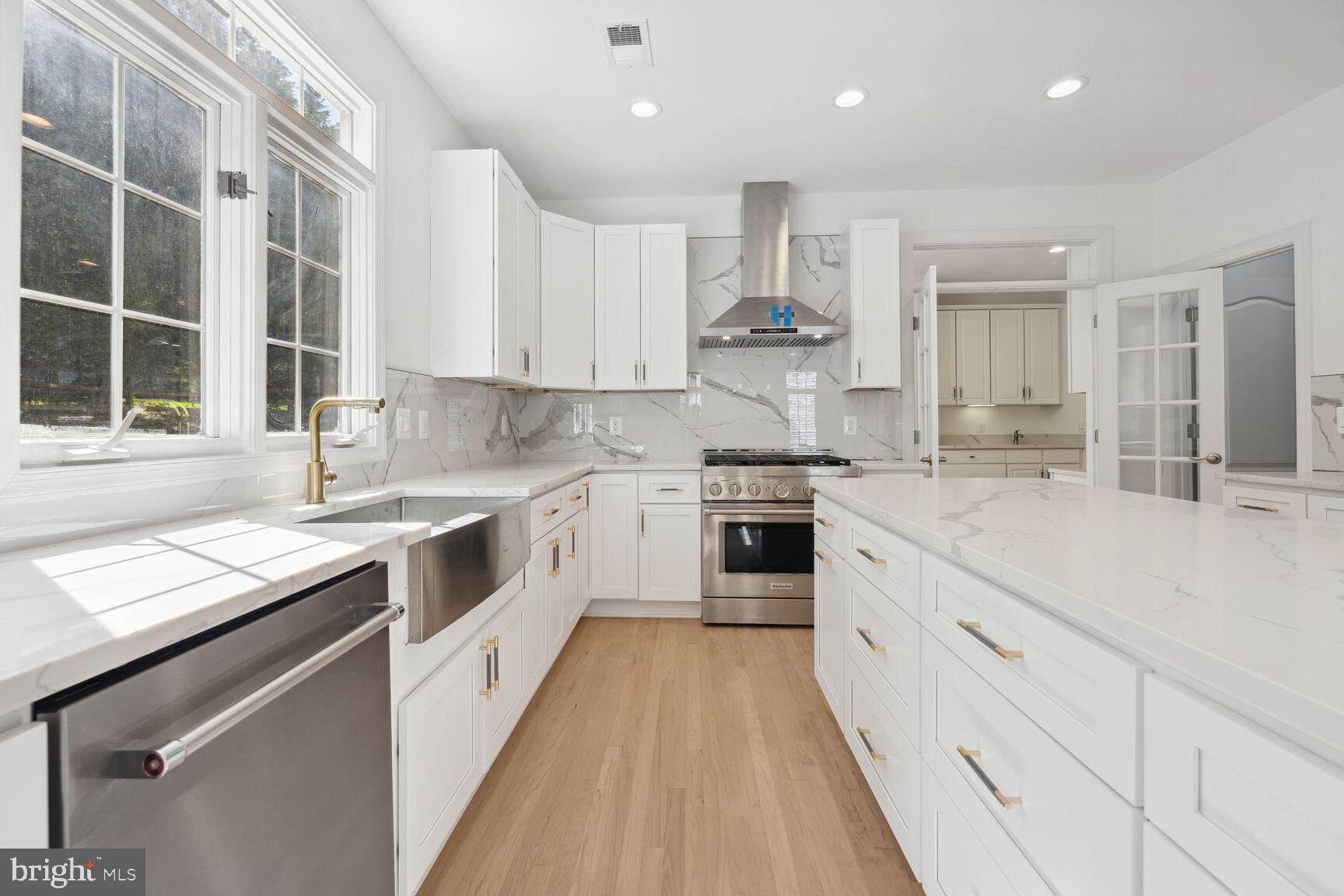 WILLOWS OF POTOMAC - Residential