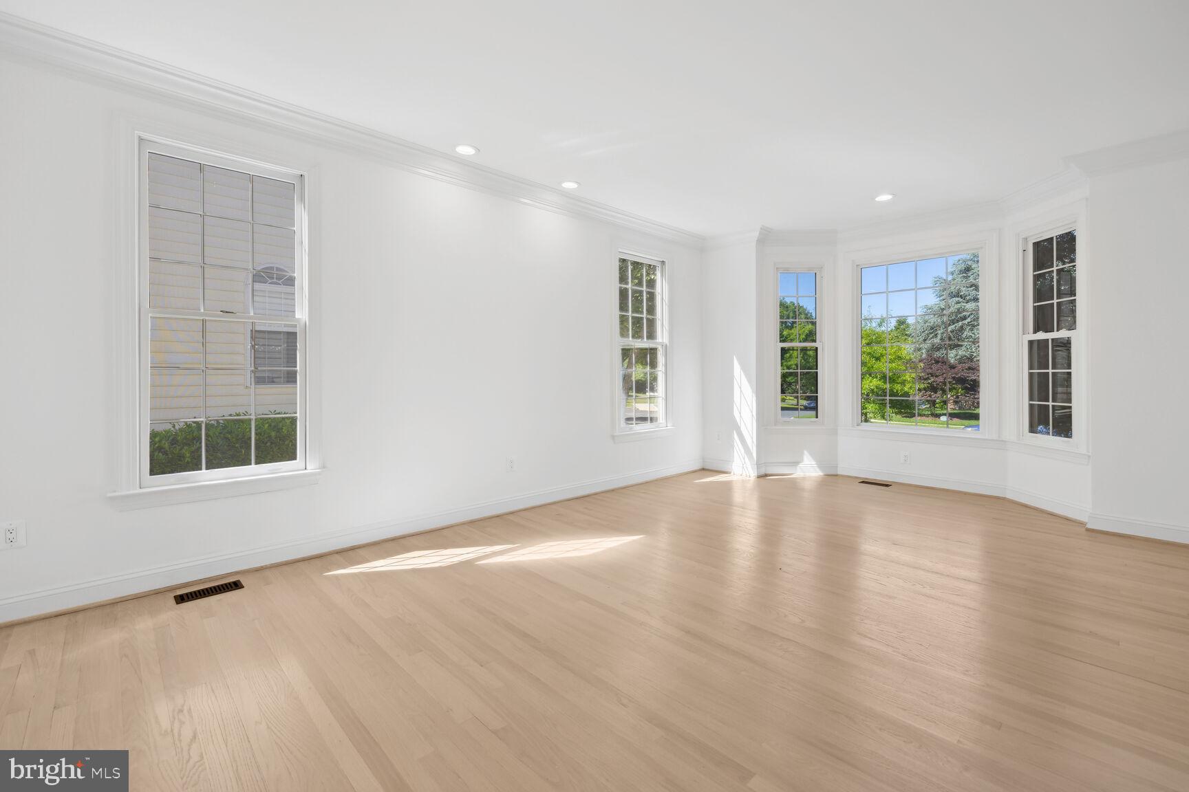 WILLOWS OF POTOMAC - Residential