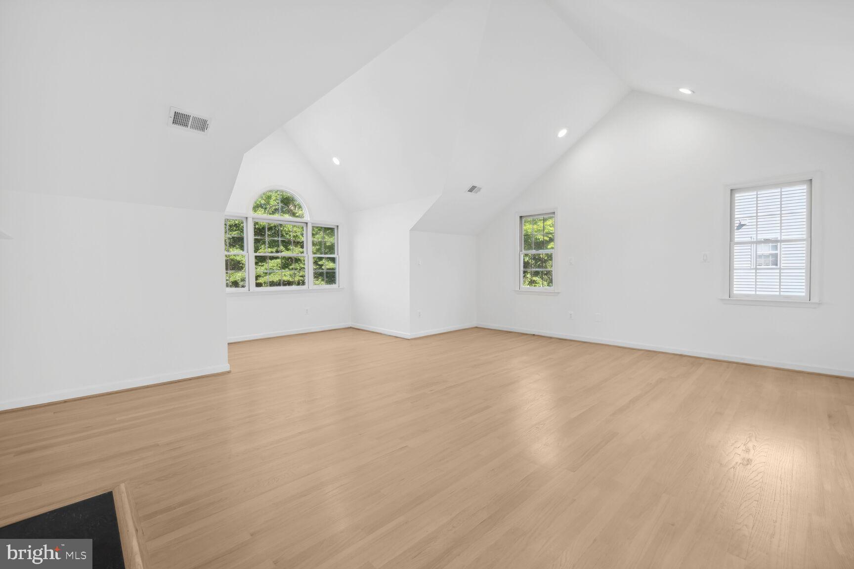 WILLOWS OF POTOMAC - Residential