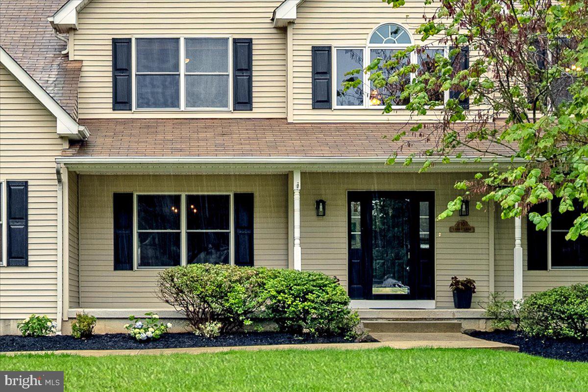 10 EVANS LANE