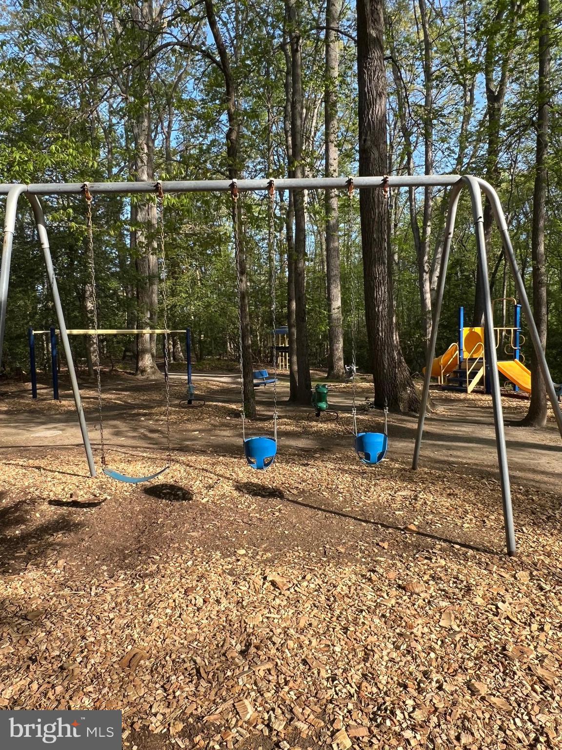 COLLEGE MANOR - Residential