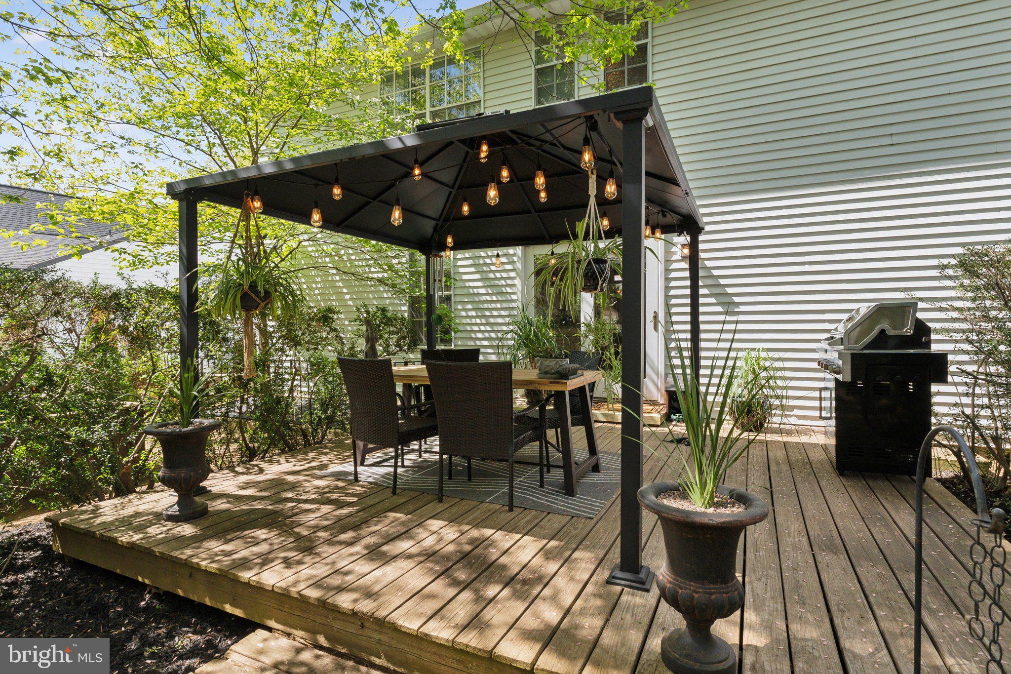 COLLEGE MANOR - Residential