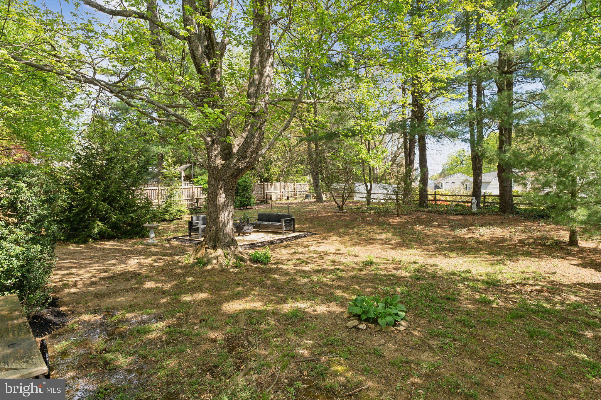 COLLEGE MANOR - Residential