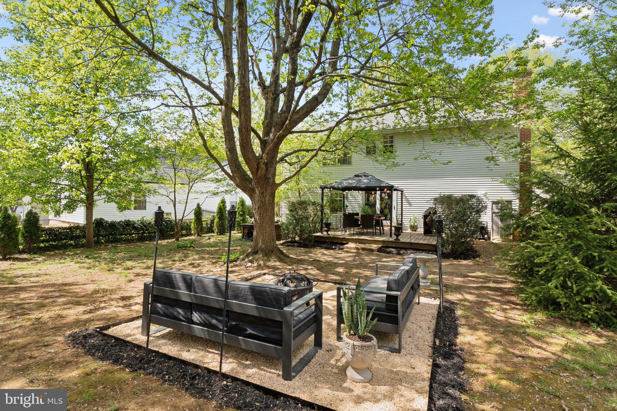 COLLEGE MANOR - Residential