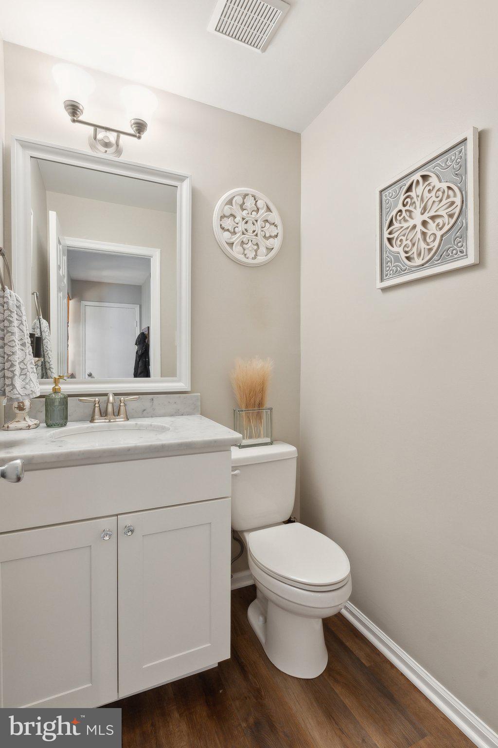 COLLEGE MANOR - Residential