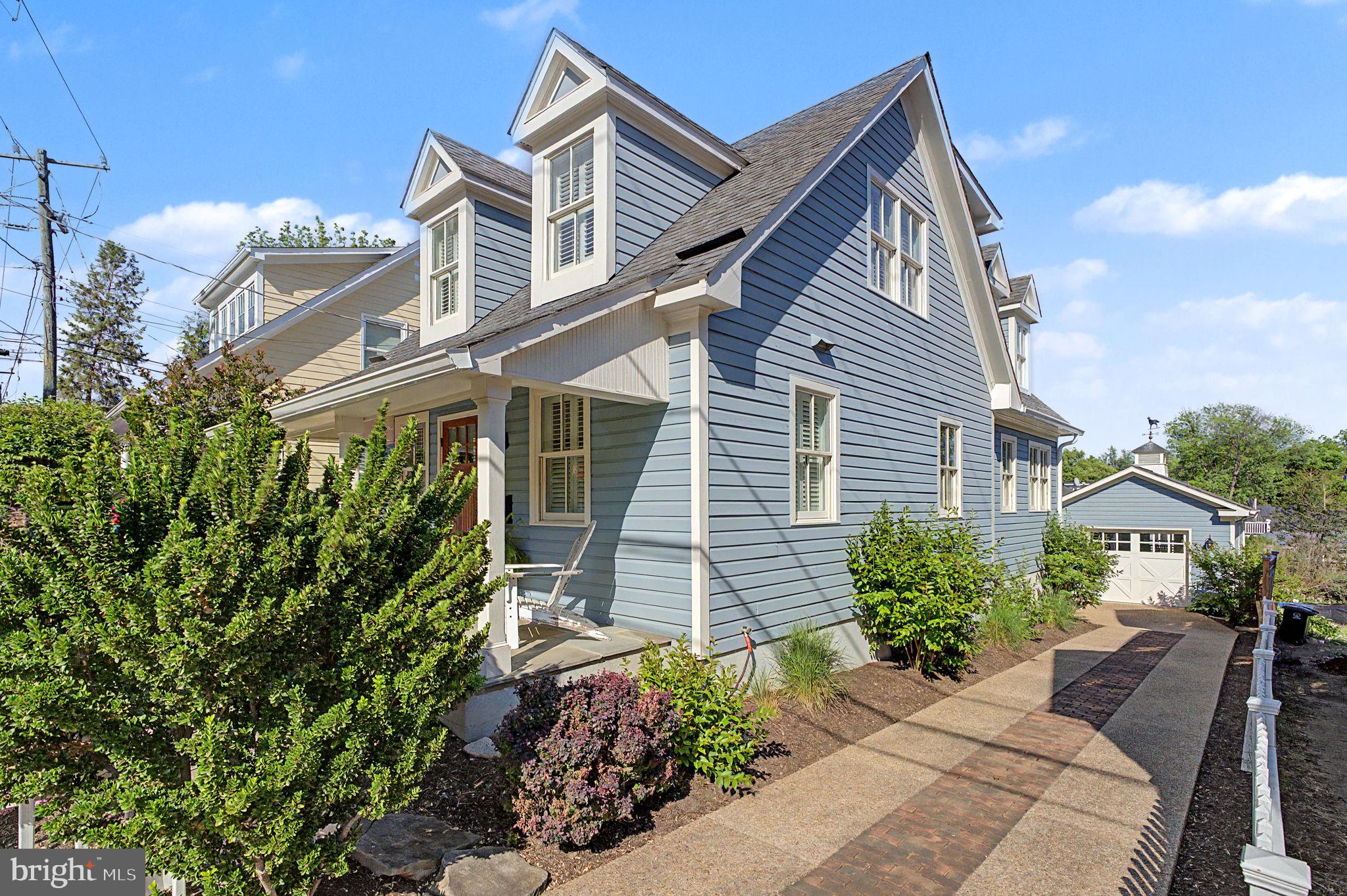 4 AYR STREET SW