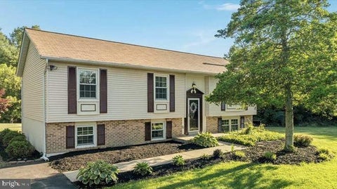 Homes For Rent - 8201 Morningside Drive<br/> MANASSAS, VA 20112