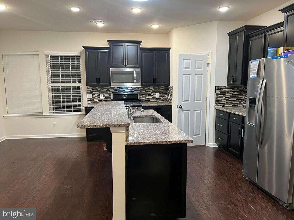 510 KERRY CT