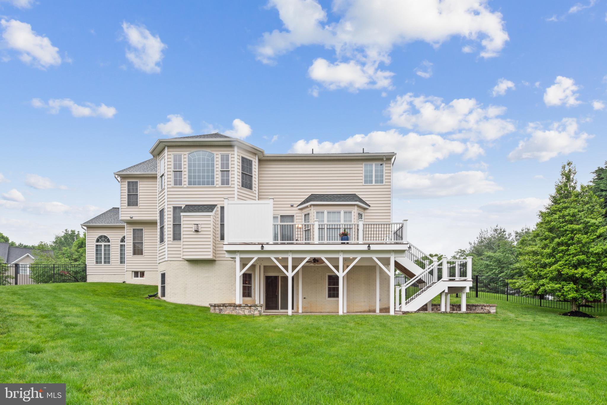 CARLEE MANOR - Residential