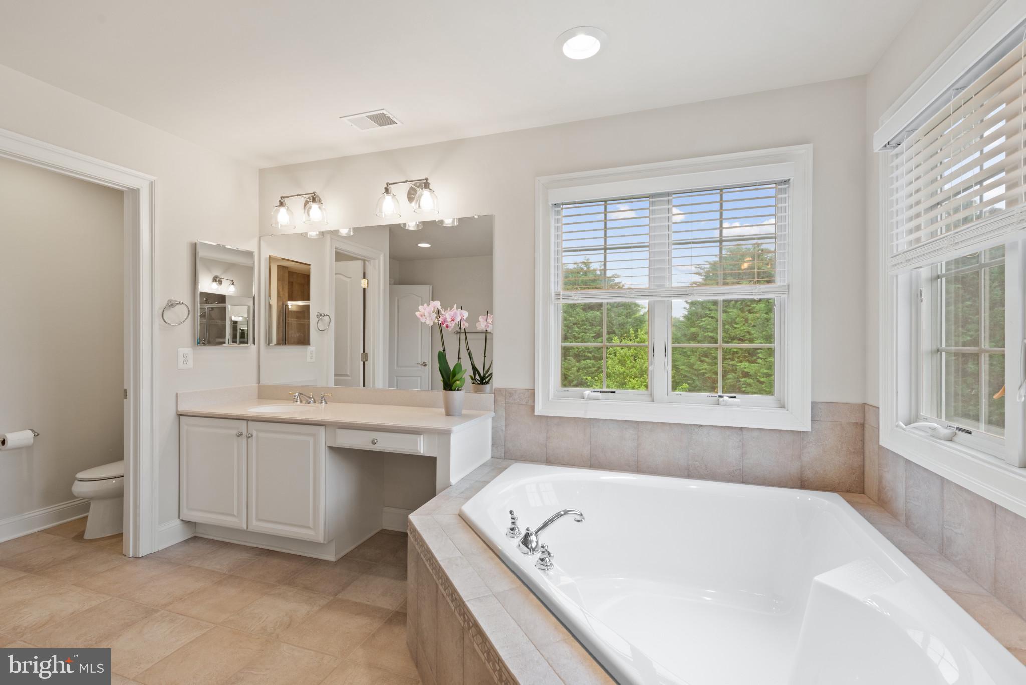 CARLEE MANOR - Residential