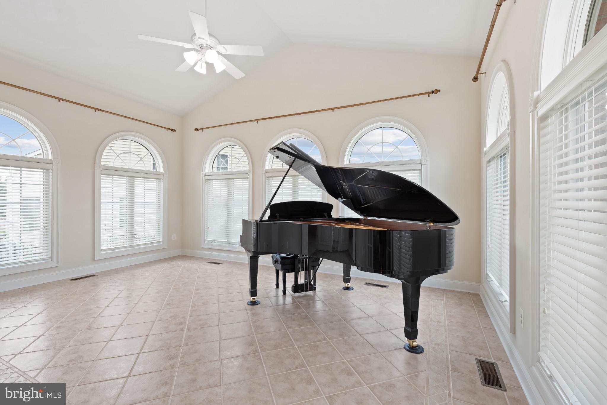 CARLEE MANOR - Residential