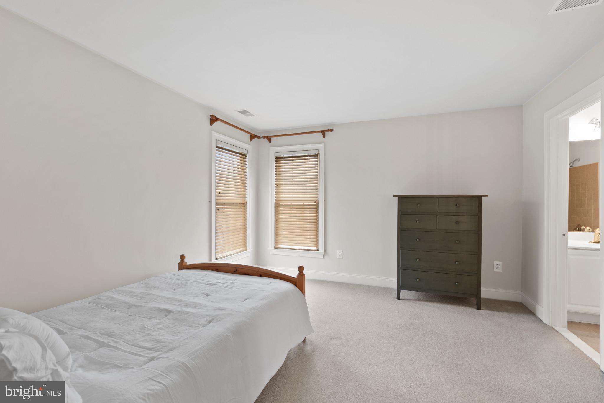 CARLEE MANOR - Residential