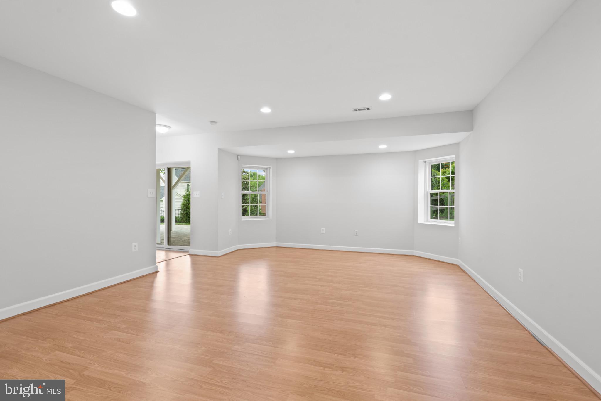 CARLEE MANOR - Residential