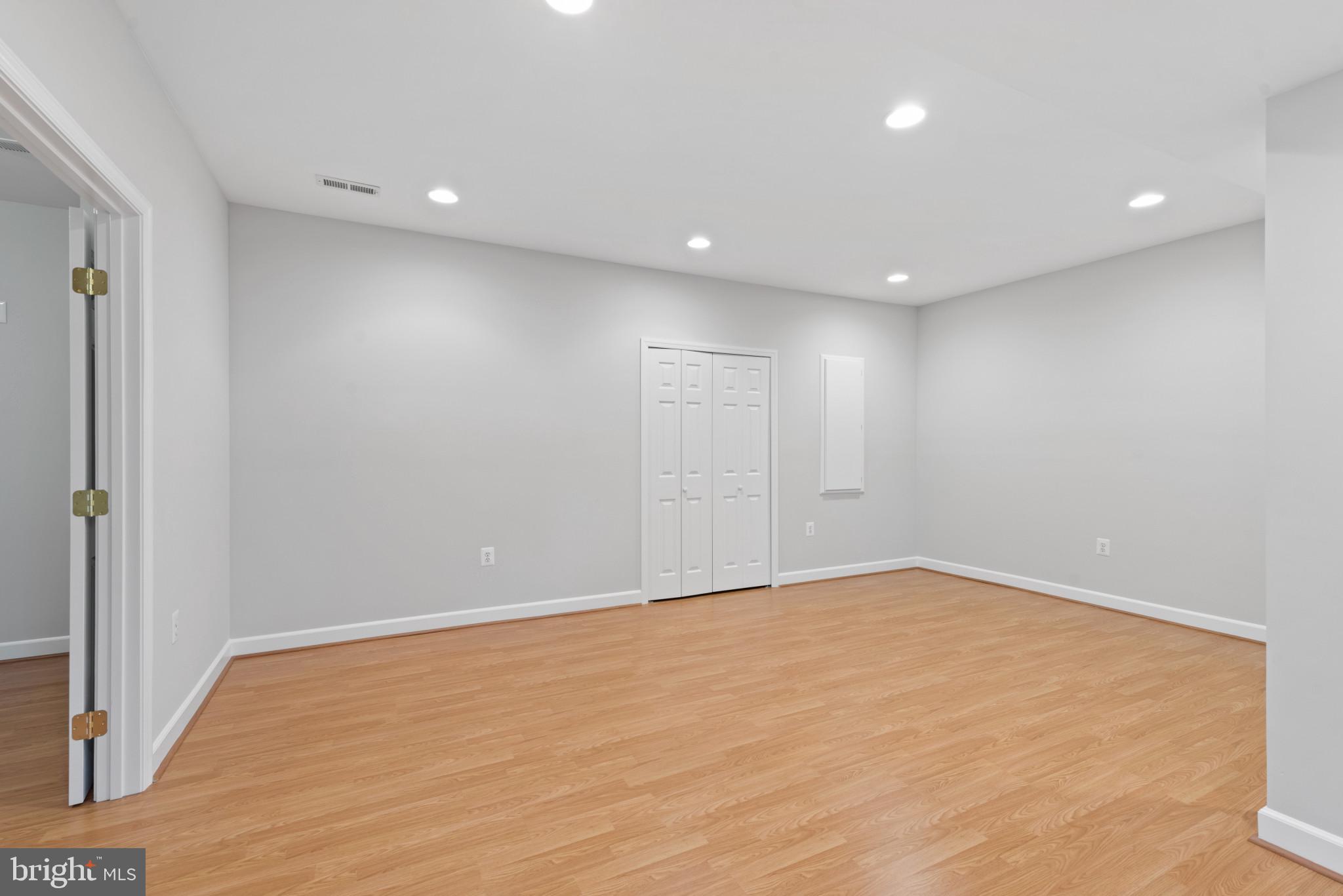 CARLEE MANOR - Residential