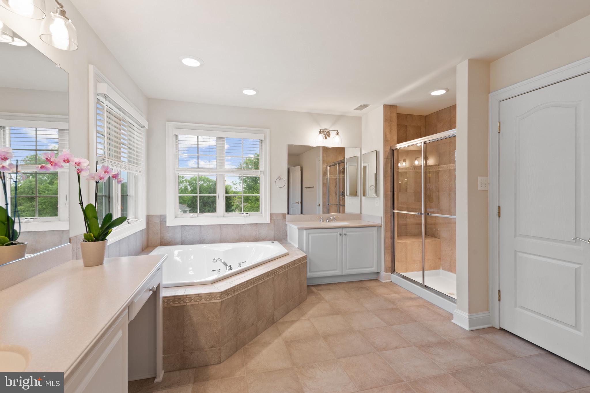 CARLEE MANOR - Residential