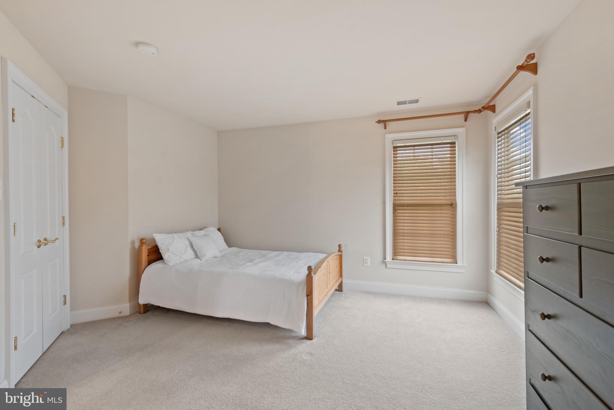 CARLEE MANOR - Residential