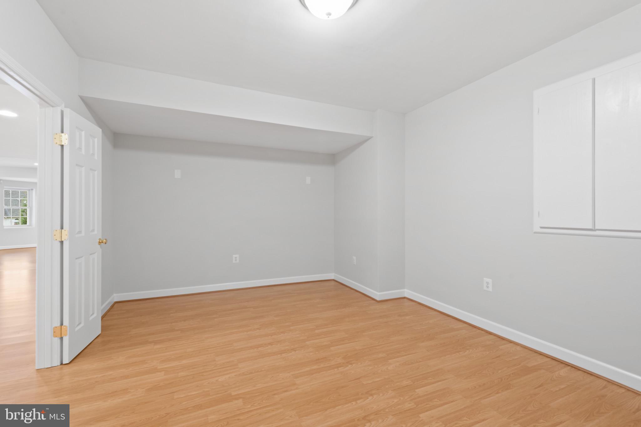 CARLEE MANOR - Residential