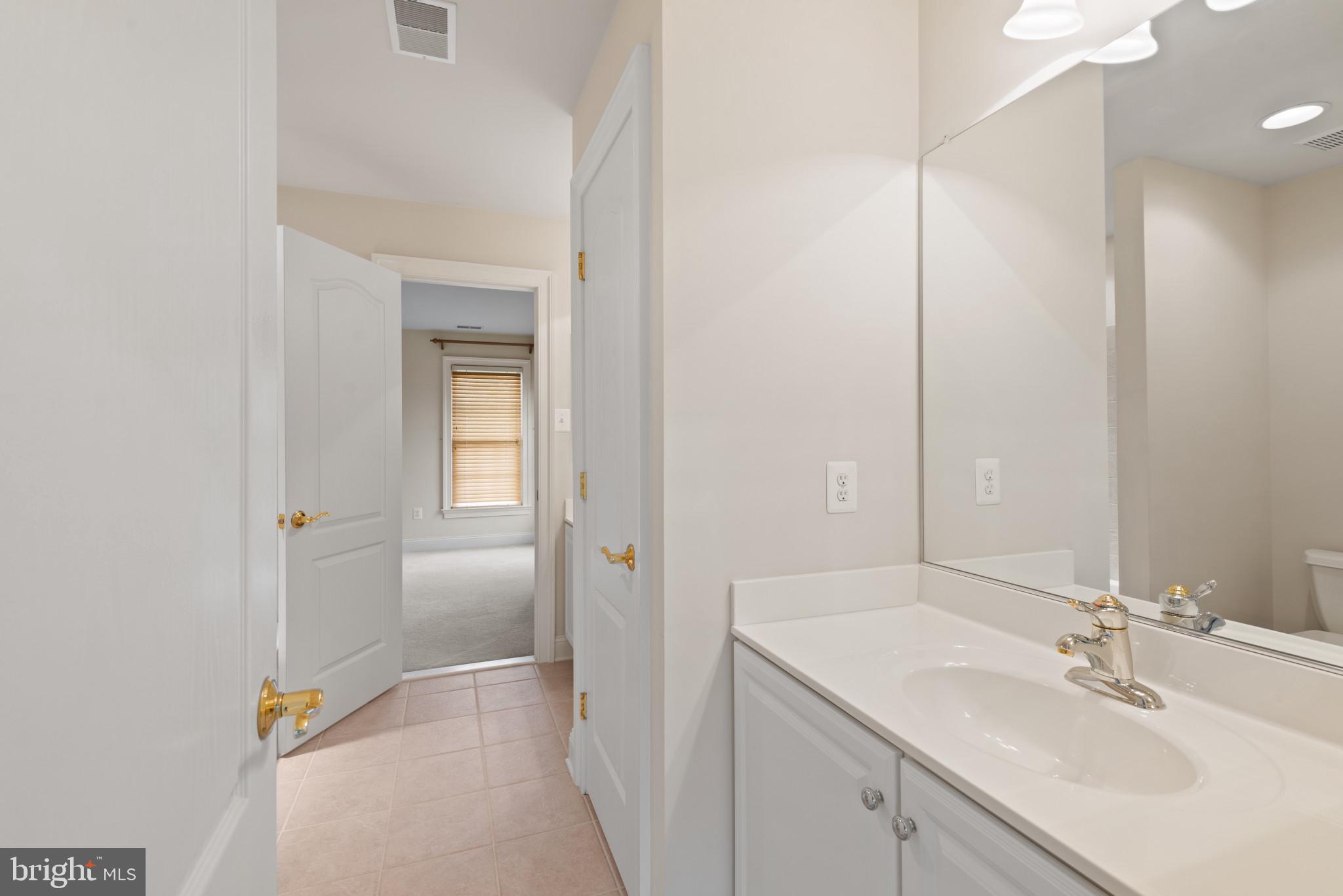 CARLEE MANOR - Residential