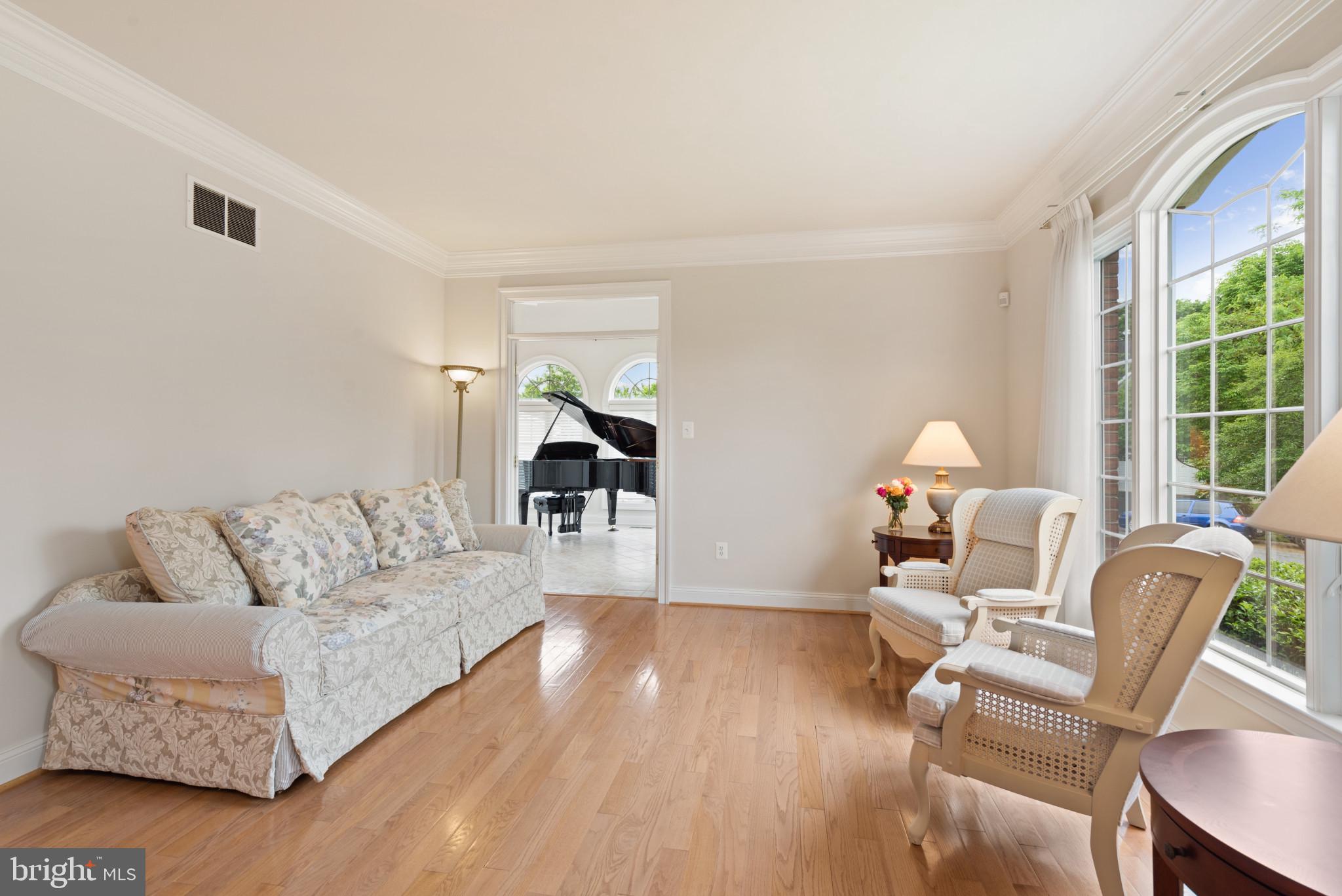 CARLEE MANOR - Residential