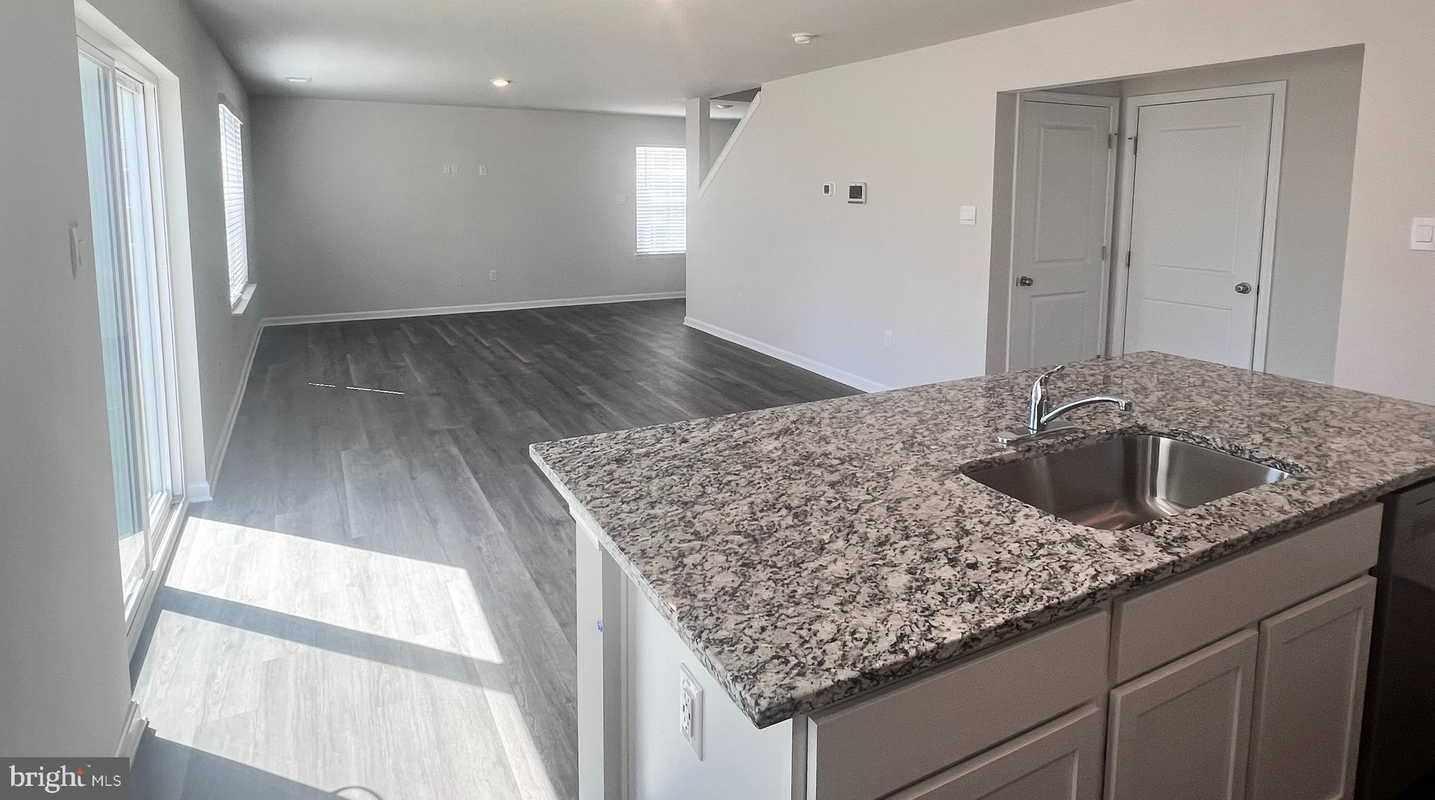 RED HILL - Residential