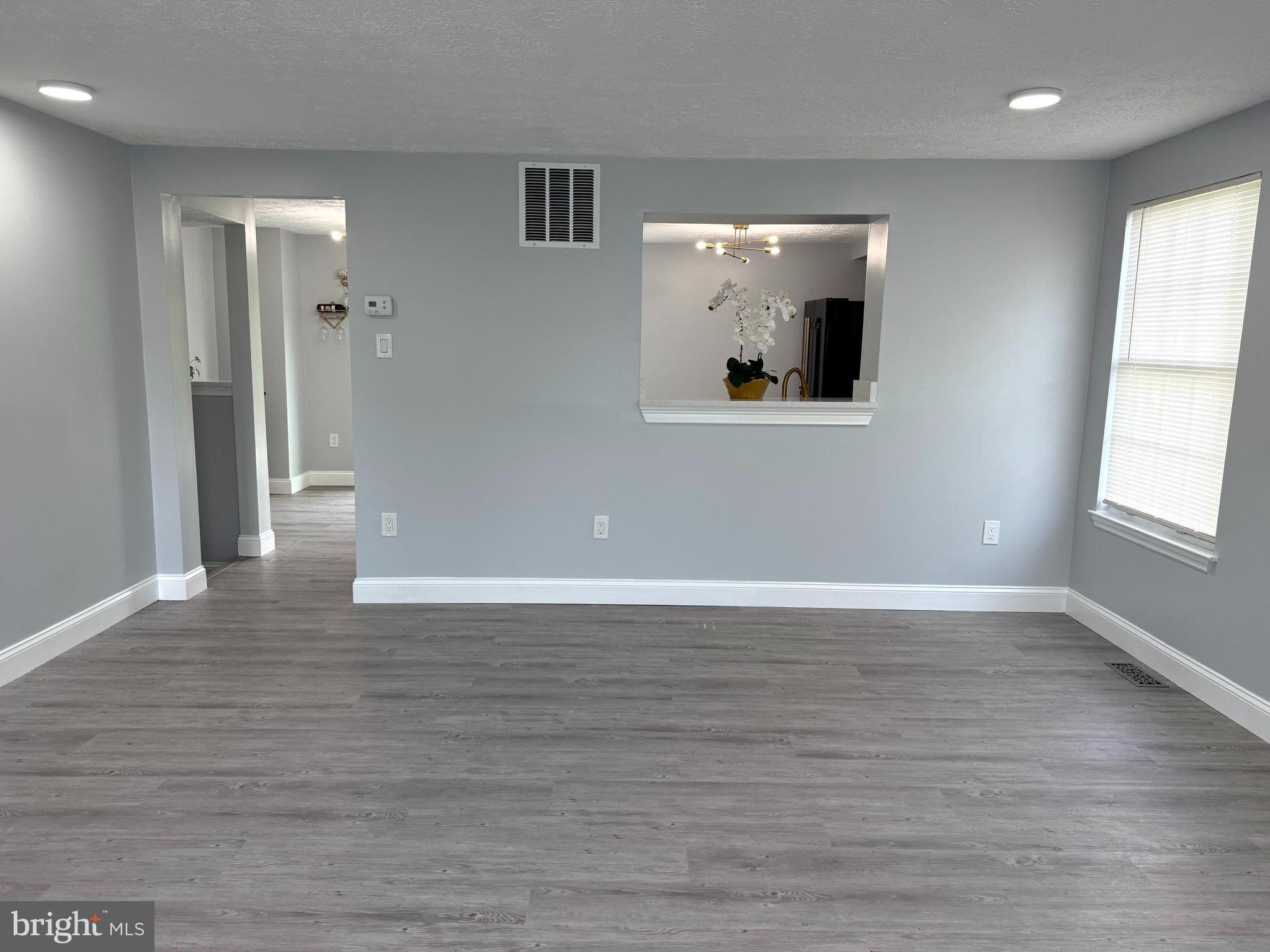 WOODBRIDGE CENTER - Residential