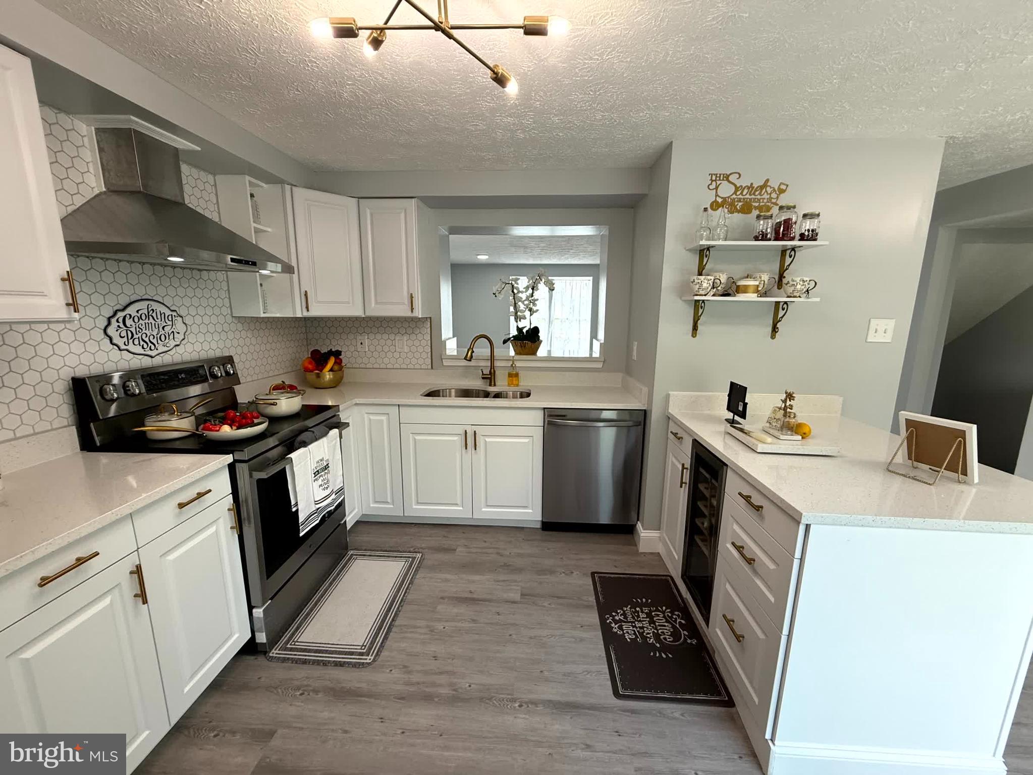 WOODBRIDGE CENTER - Residential