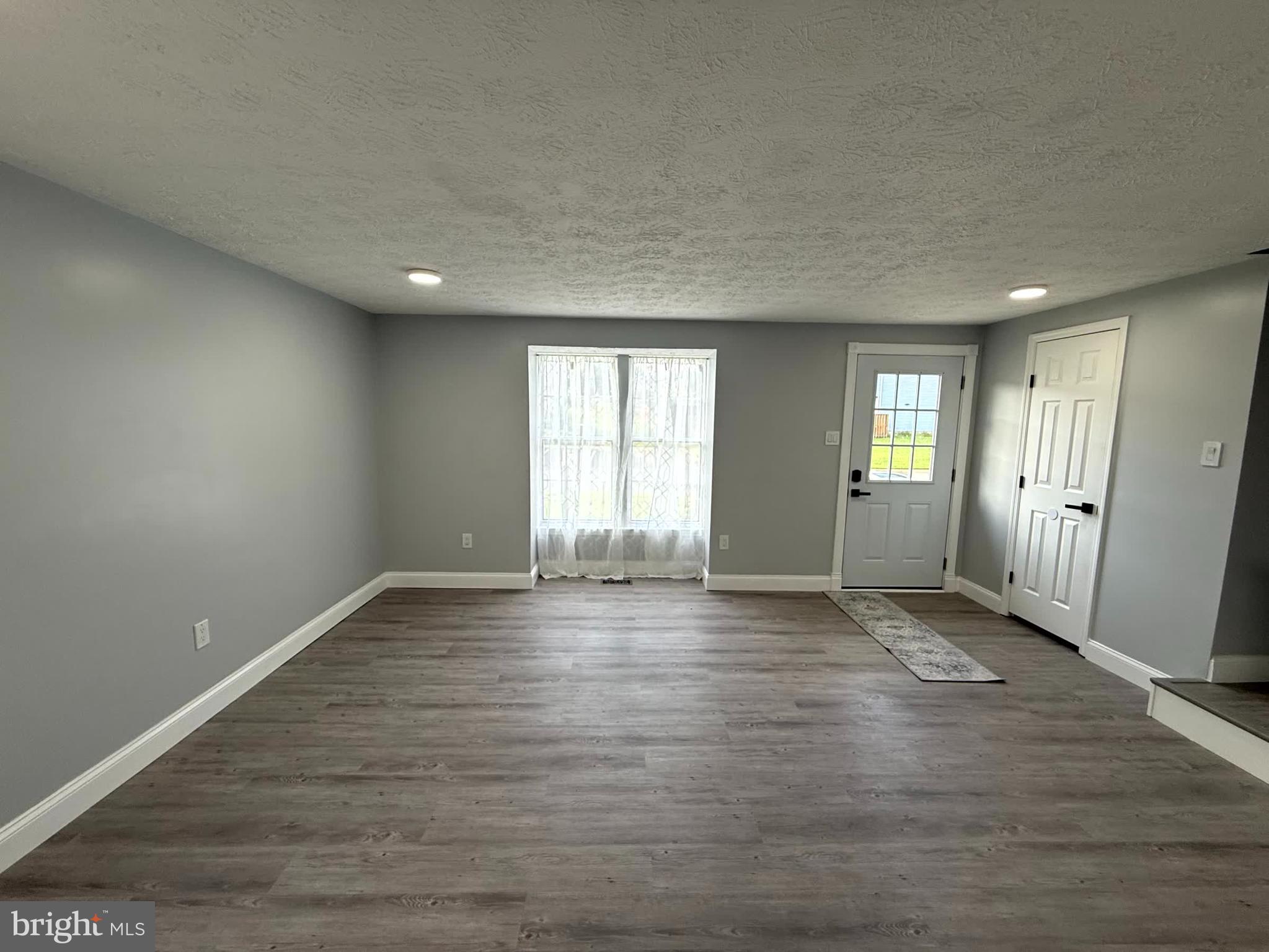 WOODBRIDGE CENTER - Residential