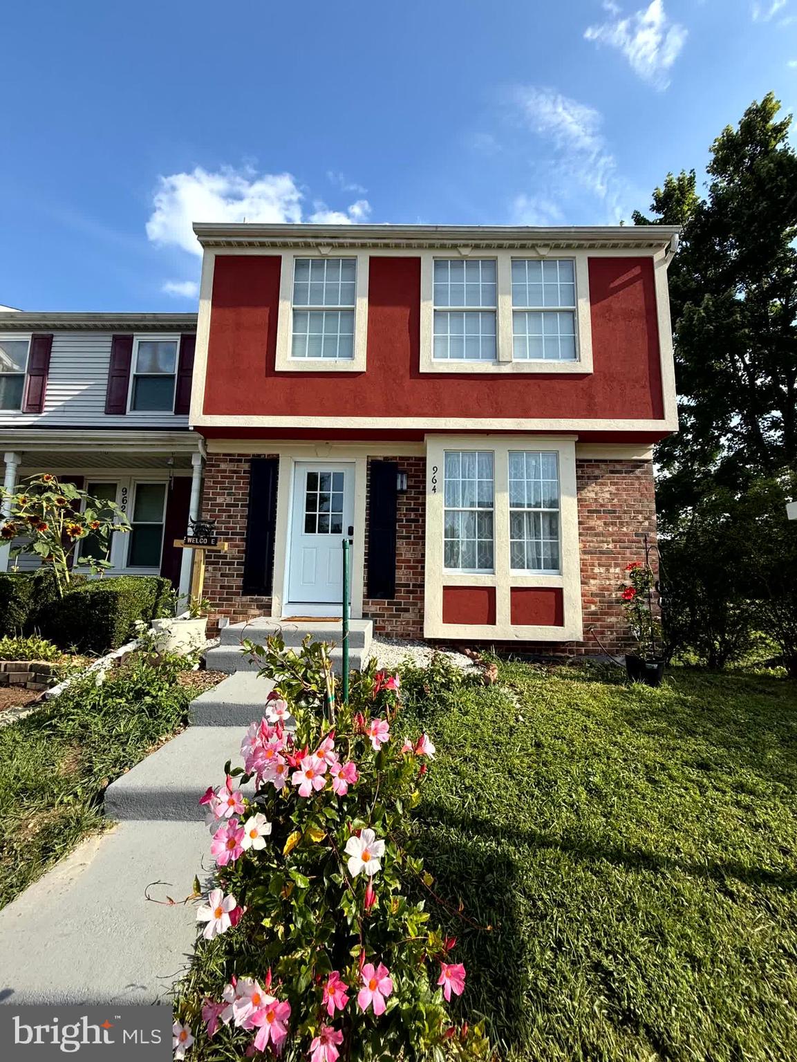 WOODBRIDGE CENTER - Residential