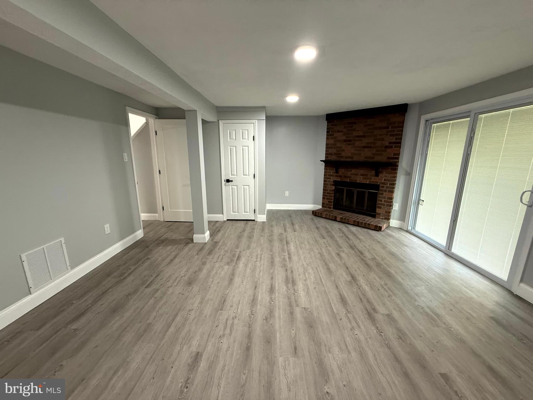 WOODBRIDGE CENTER - Residential