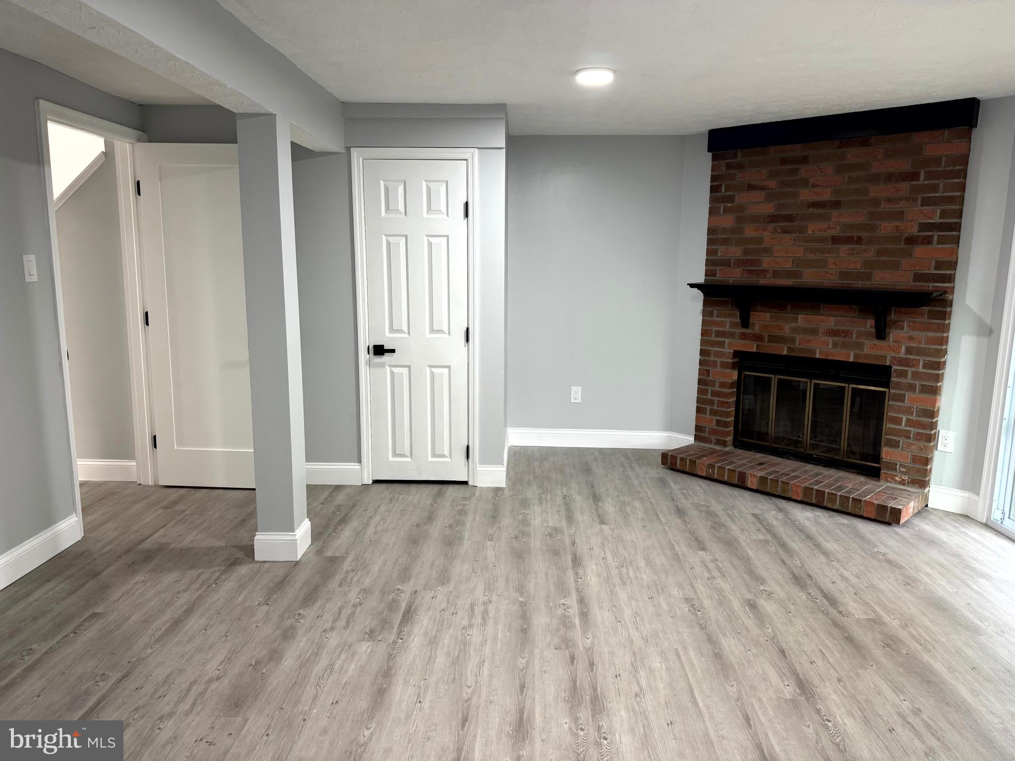 WOODBRIDGE CENTER - Residential