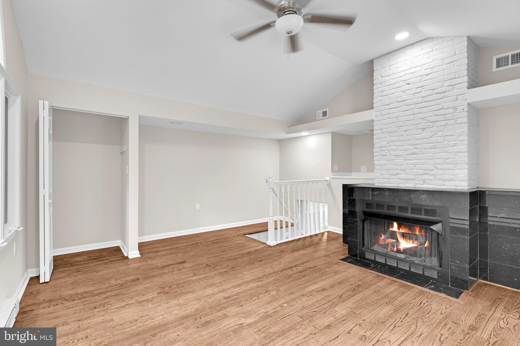 OAKCREST - Residential