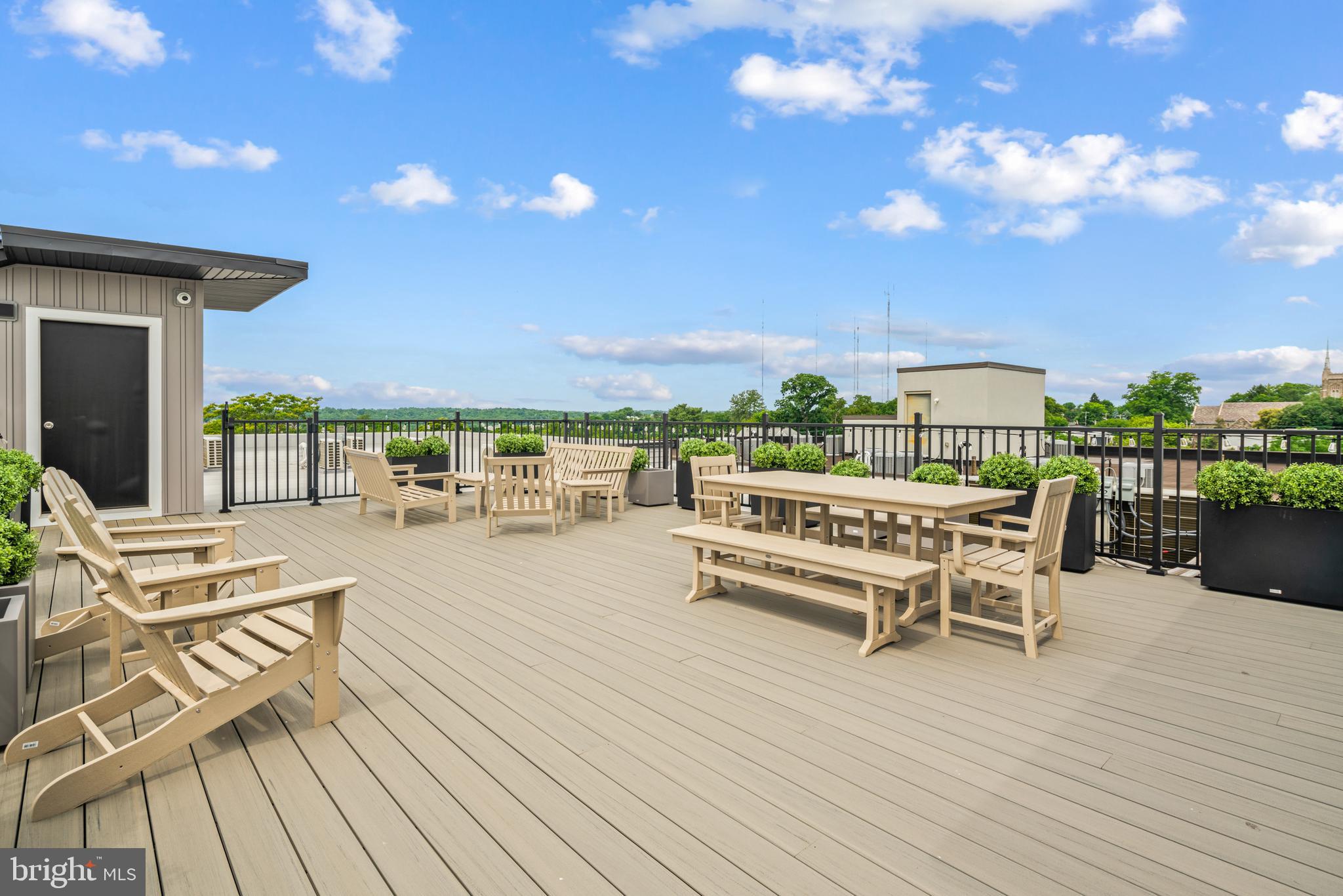 ROXBOROUGH - Residential Lease