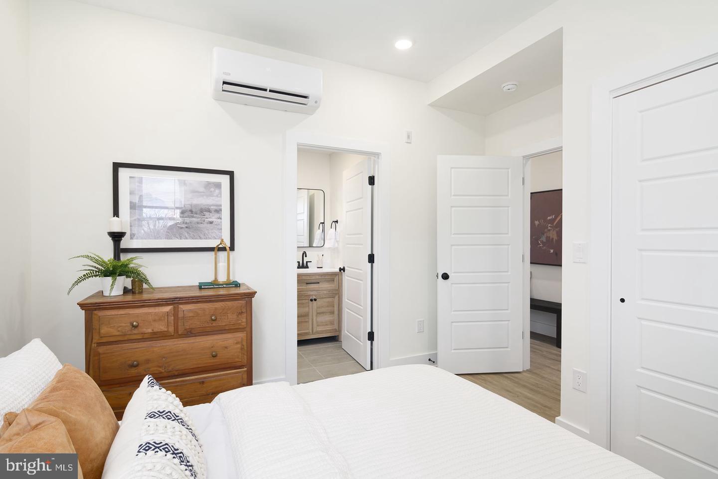 ROXBOROUGH - Residential Lease