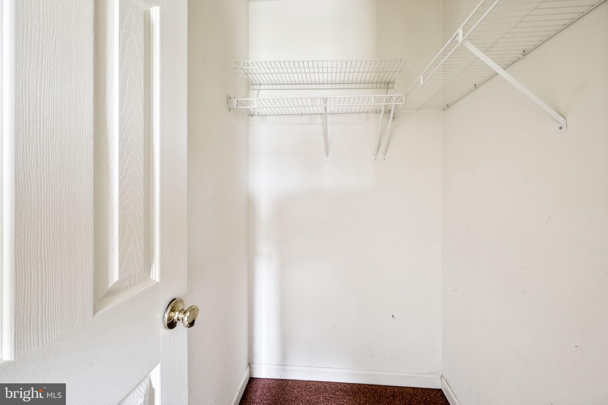 ASHBURN VILLAGE - Residential Lease