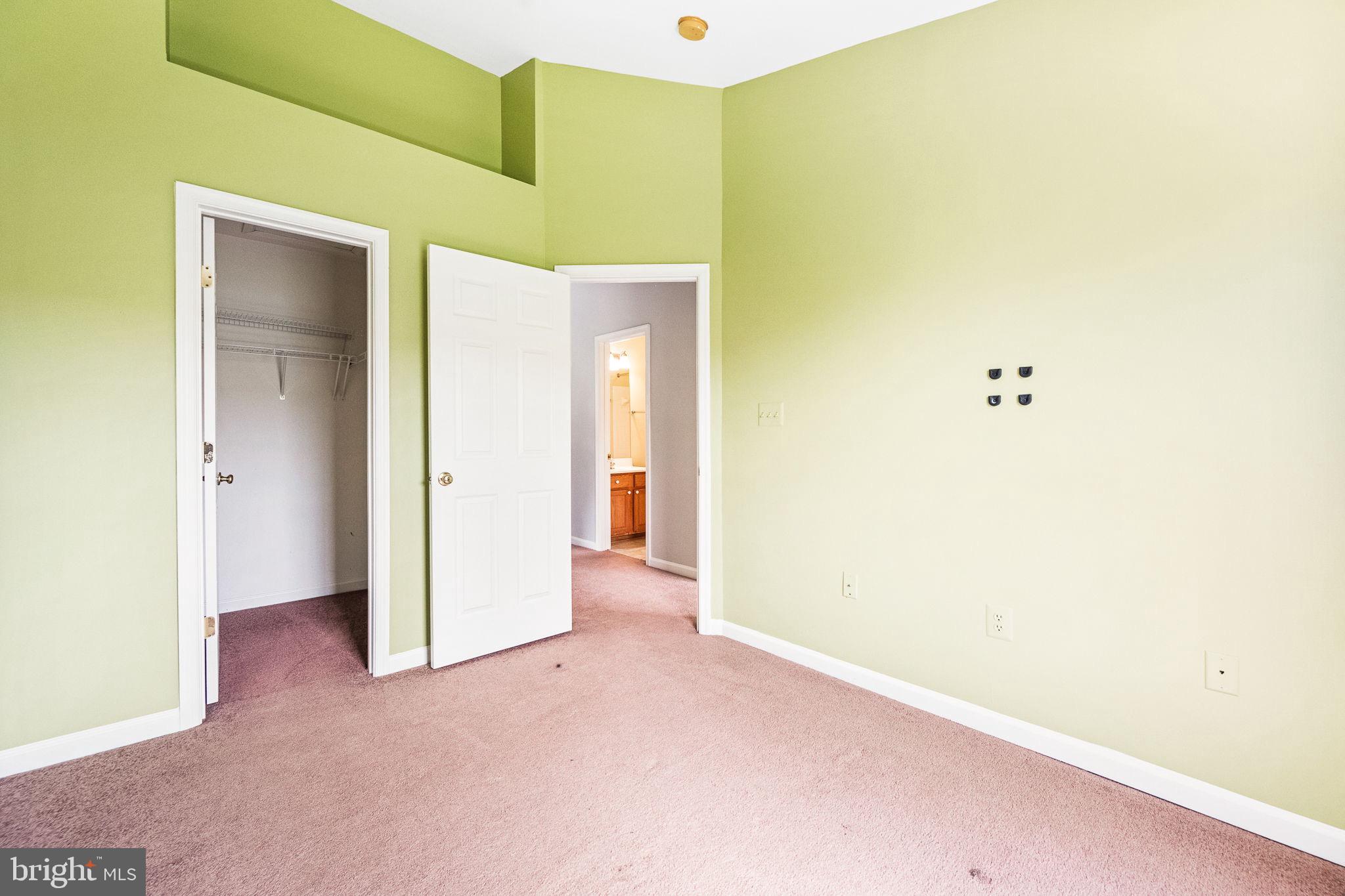 ASHBURN VILLAGE - Residential Lease