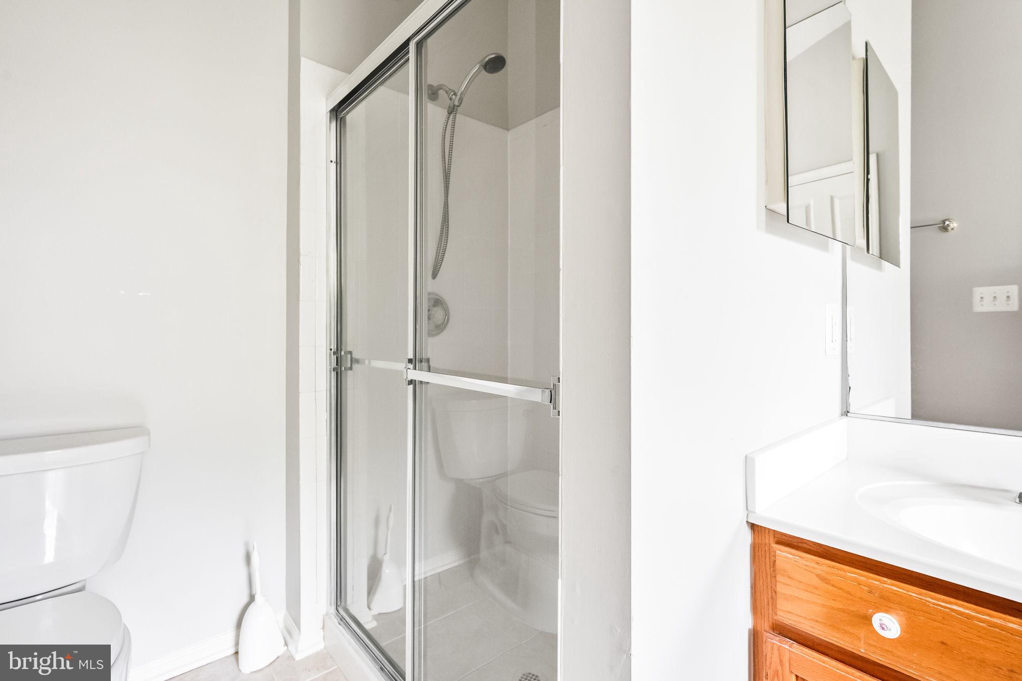 ASHBURN VILLAGE - Residential Lease