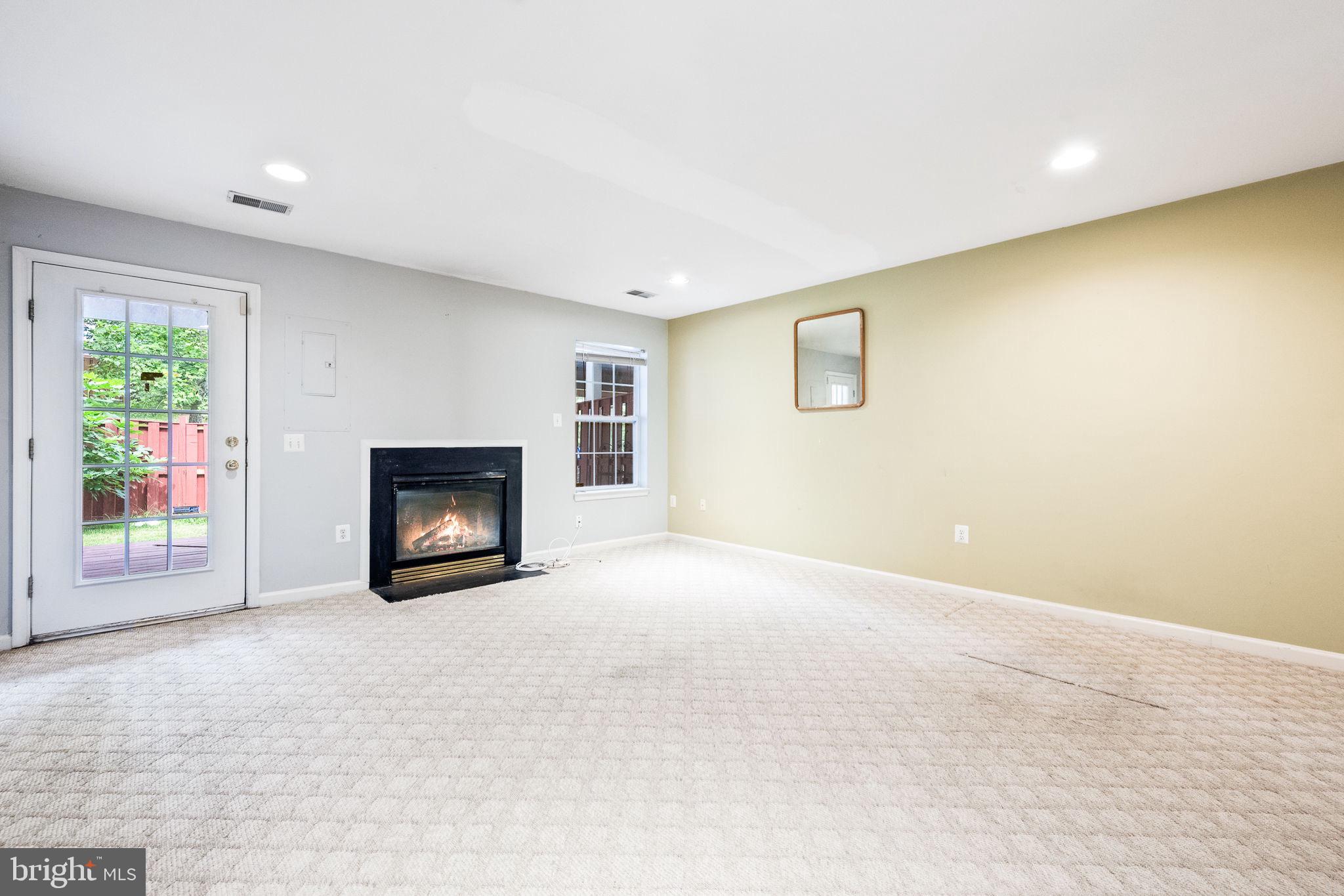 ASHBURN VILLAGE - Residential Lease