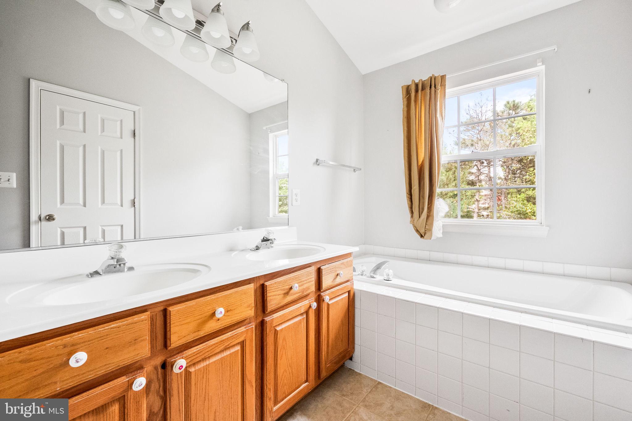 ASHBURN VILLAGE - Residential Lease