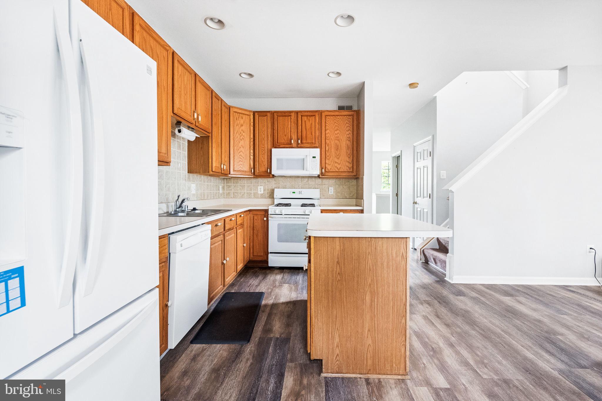 ASHBURN VILLAGE - Residential Lease